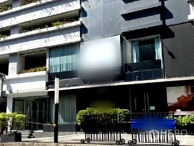 Retail spaces for rent ม.เทคโนโลยีราชมงคลพระนคร : For rent Retail Space 220 sqm in Lumphini, Pathum Wan, Bangkok BTS Phloen Chit