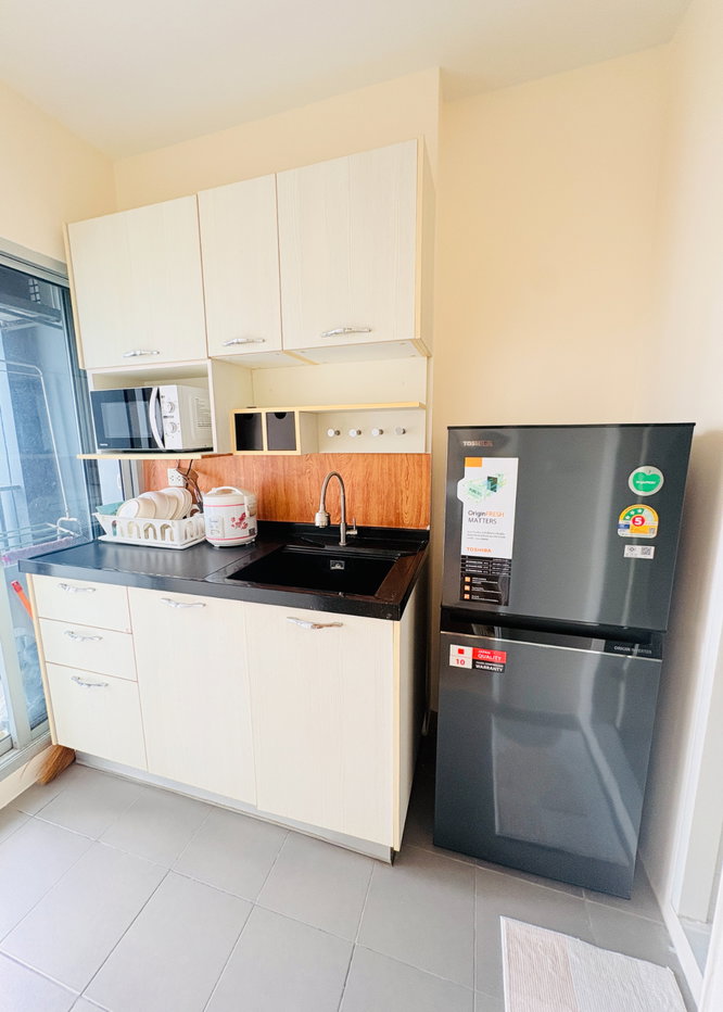 picture River-View Condo Near MRT | Minimalist-Style Unit for Rent - 2/9