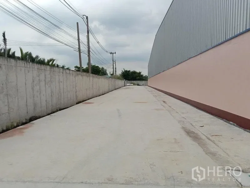 รูป ให้เช่า โรงงาน 3240 ตรม บ้านแพ้ว สมุทรสาคร - รูปที่ 3/11