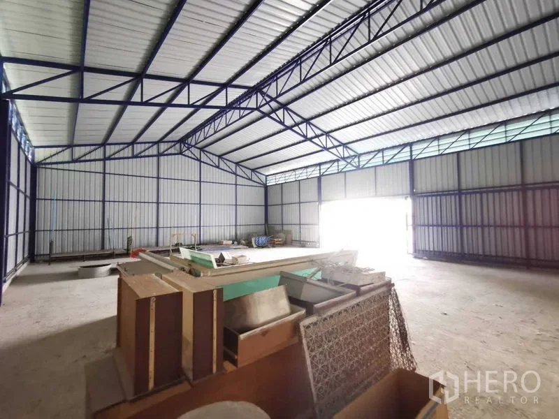 picture For rent Warehouse 180 sqm in Bang Na, Bangkok - 11/15