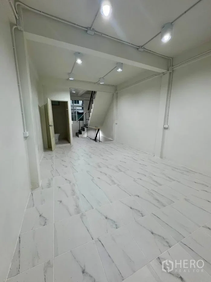 รูป ให้เช่า ตึกแถว 180 ตรม สาทร กรุงเทพมหานคร BTS สาทร สะพานตากสิน - รูปที่ 10/20