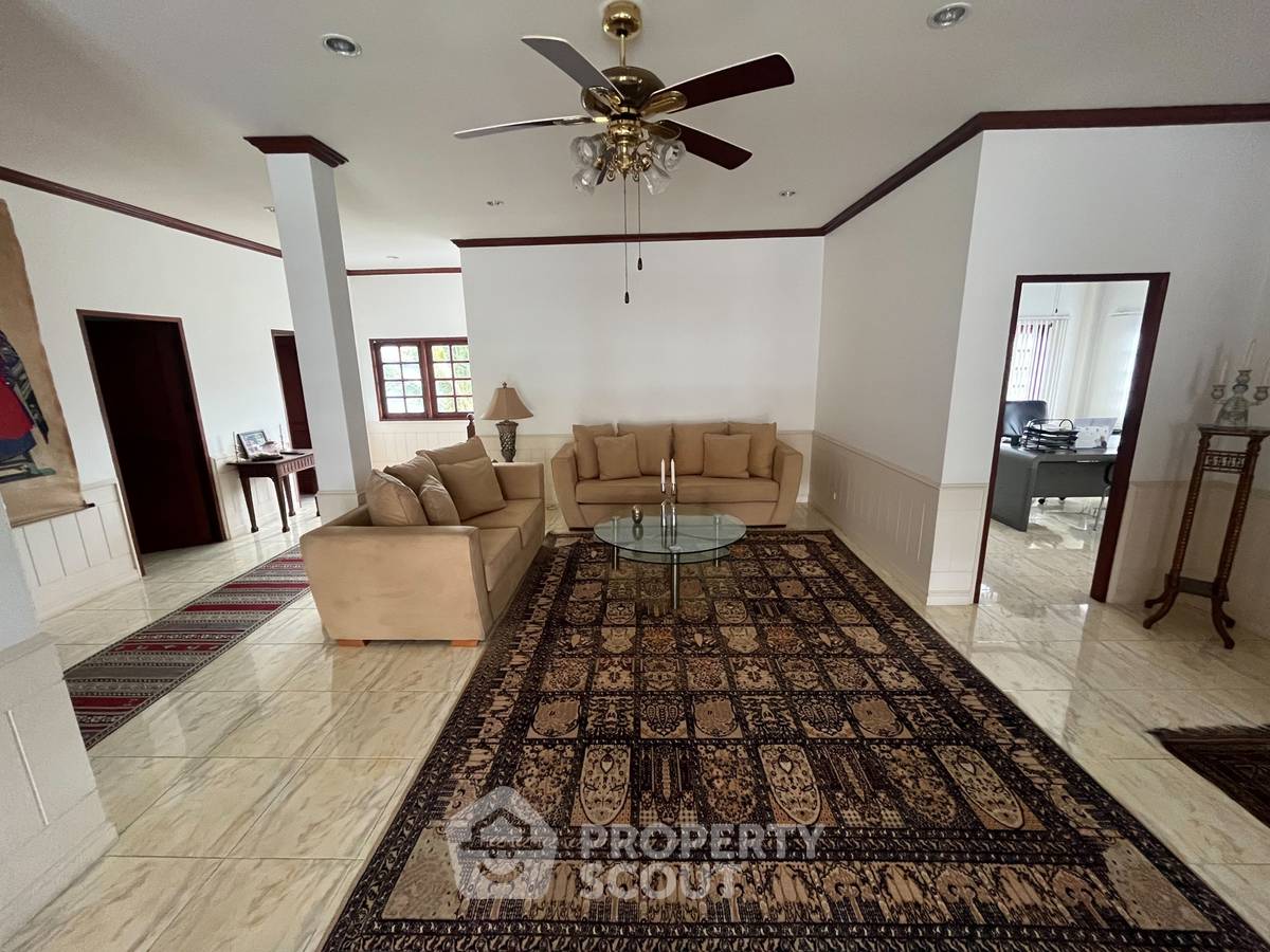 picture Unique 6-BR Pool Villa next to Market Village (ID 3293800) - 35/49