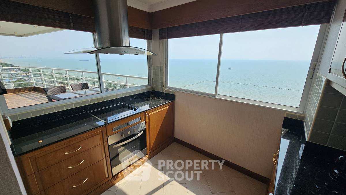 picture Spacious 2-BR 141 Sqm At View Talay 7 Condominium Jomtien (ID 3281933) - 12/51