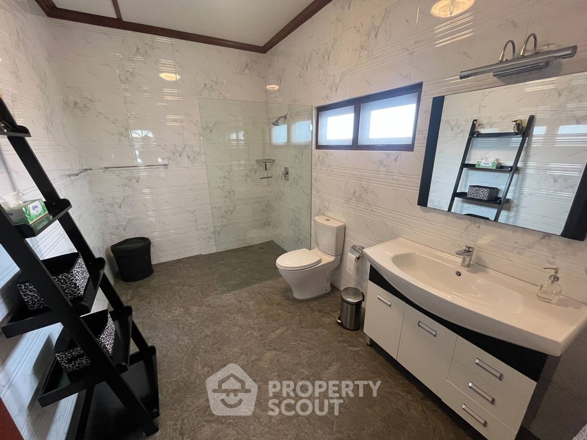picture Unique 6-BR Pool Villa next to Market Village (ID 3293800) - 40/49
