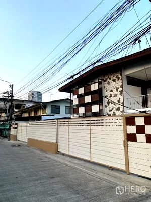 Houses for rent Bangkok : For Rent 5 Bedroom Detached House in Phra Khanong Tai, Phra Khanong, Bangkok BTS Punnawithi