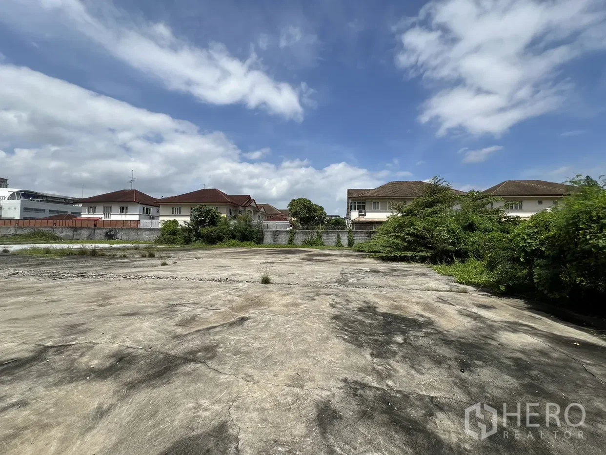 รูป ที่ดิน 1895 ตรว หัวหมาก บางกะปิ กรุงเทพมหานคร - รูปที่ 3/9