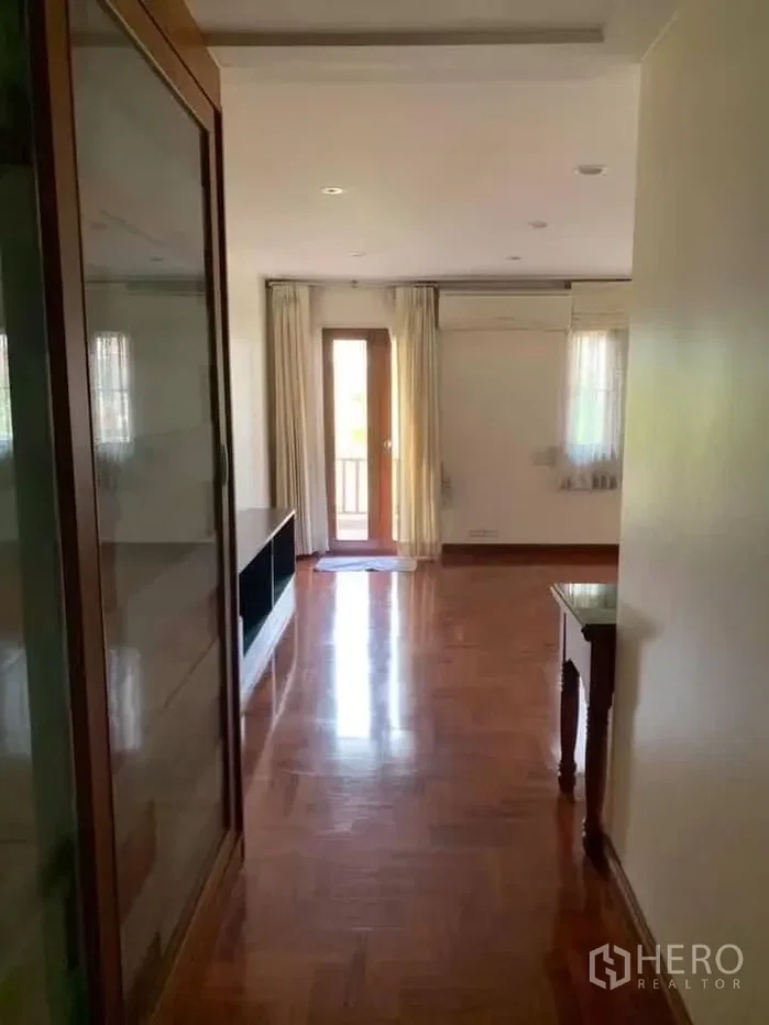 รูป ให้เช่า ทาวน์เฮาส์ 4 ห้องนอน Villa 49 (วิลล่า 49) คลองตันเหนือ วัฒนา กรุงเทพมหานคร BTS ทองหล่อ - รูปที่ 4/13