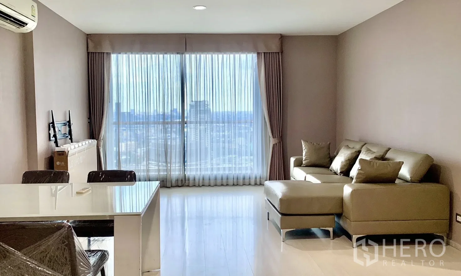 รูป ให้เช่า คอนโด 2 ห้องนอน Rhythm Sukhumvit 42 (ริธึม สุขุมวิท 42) พระโขนง คลองเตย กรุงเทพมหานคร BTS เอกมัย - รูปที่ 1/8
