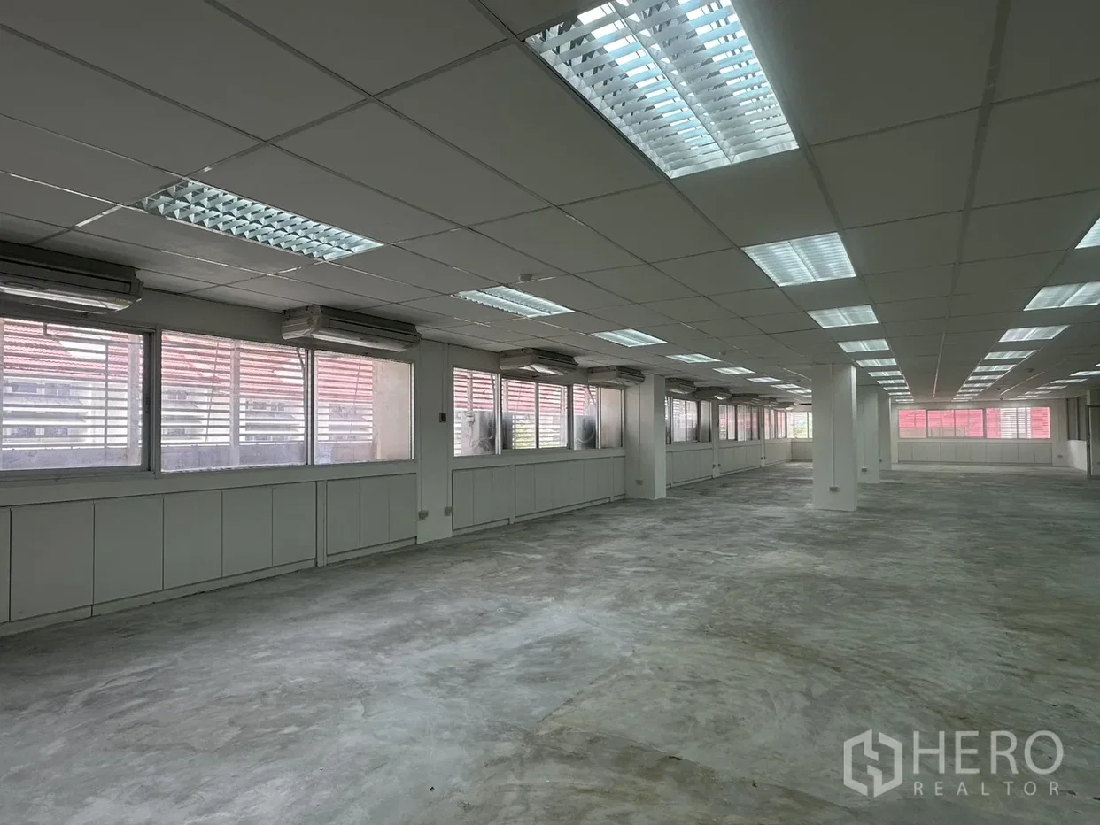 รูป ให้เช่า ออฟฟิศ 308 ตรม ลุมพินี ปทุมวัน กรุงเทพมหานคร BTS ชิดลม - รูปที่ 4/6