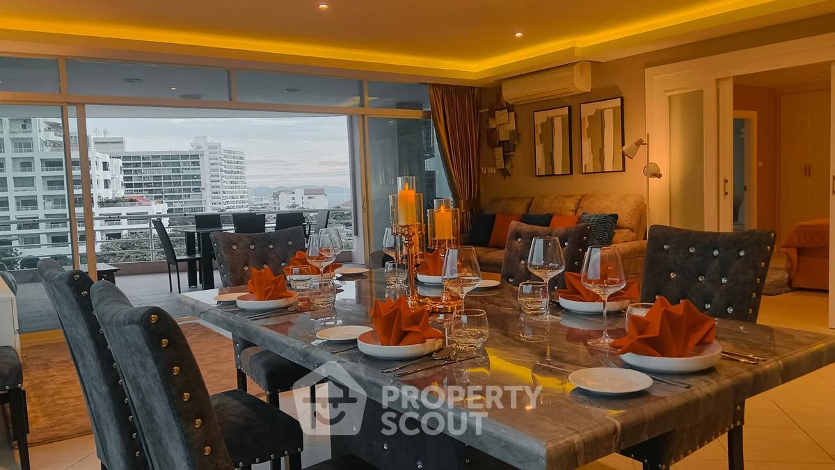 picture 3-BR Condo at Executive Residence 4 close to Phratamnak (ID 3281676) - 7/31