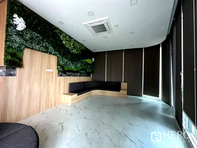 Retail spaces for rent Central Plaza Bang Na : For rent Retail Space 134 sqm in Bang Chak, Phra Khanong, Bangkok BTS Punnawithi