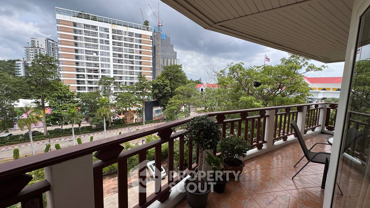 picture Spacious 1-BR 104 Sqm At Royal Hill Resort Condominium (ID 3281840) - 4/31