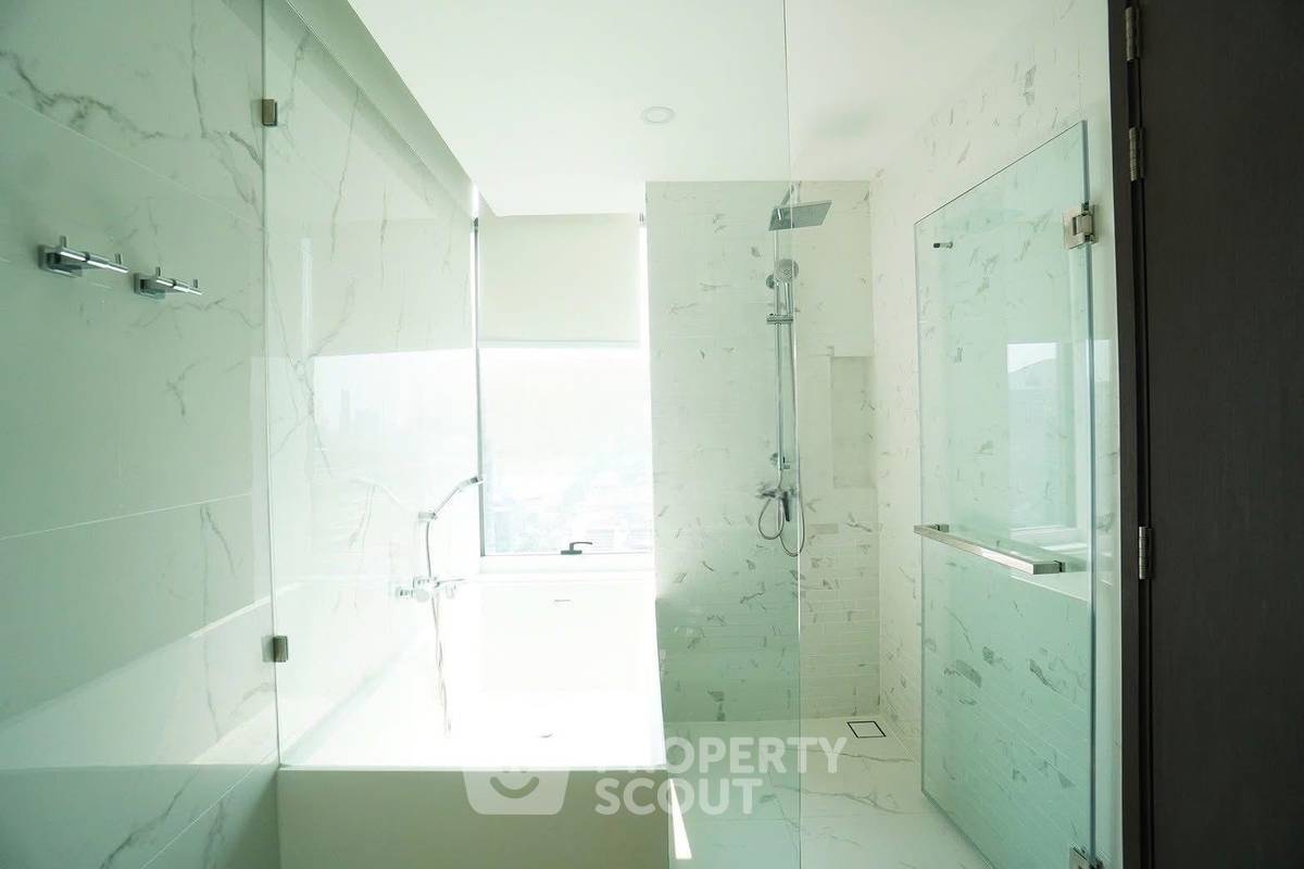 picture 15th-Floor 2-BR Siamese Exclusive Queens 100m To MRT Queen Sirikit (ID 3290366) - 10/11