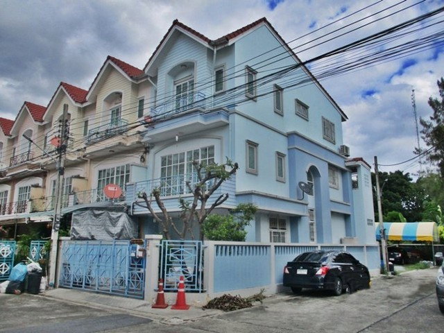 รูป A8_0573 ขายทาวน์เฮ้าส์ 3 ชั้น ทรัพย์รุ่งเรือง แขวง บางมด เขตทุ่งครุ จ.กรุงเทพมหานคร - รูปที่ 3/4