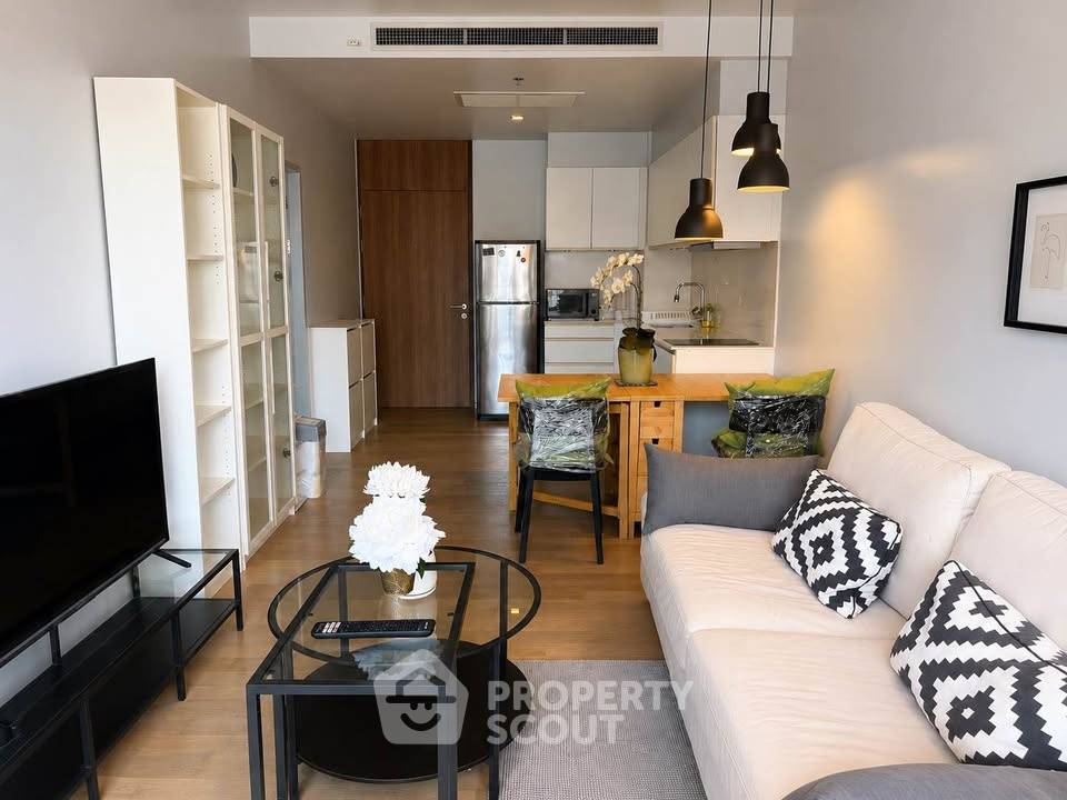 รูป ใกล้ BTS พร้อมพงษ์ 200 ม. | คอนโด 1 ห้องนอน Noble Refine Prompong (ID 3015492) - รูปที่ 3/30