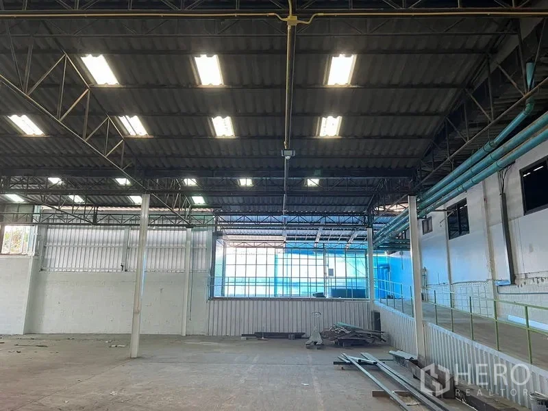 picture For rent Warehouse 2500 sqm in Mueang Samut Prakan, Samut Prakan BTS Bearing - 4/7