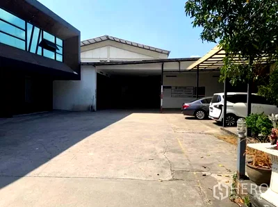 Factory for rent International Laboratories : For rent Warehouse 2000 sqm in Bang Sao Thong, Samut Prakan