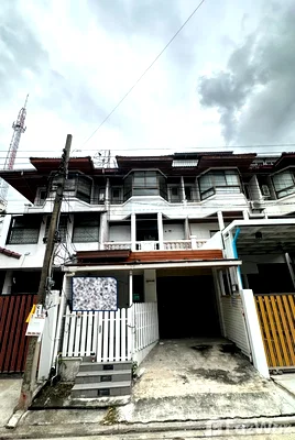 Townhouses for sale Bangkok : 5 Bedroom Townhouse for sale in Phlapphla, Bangkok  6755348