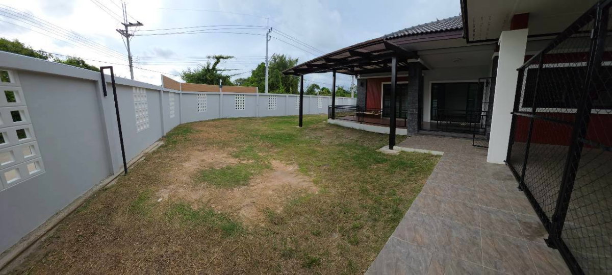 รูป บ้านสวย ประกาศขายบ้านเดี่ยวชั้นเดียว พร้อมเข้าอยู่ ทำเลดี ใกล้ถนนสุขุมวิท อ.เมือง จ.ระยอง - รูปที่ 3/16