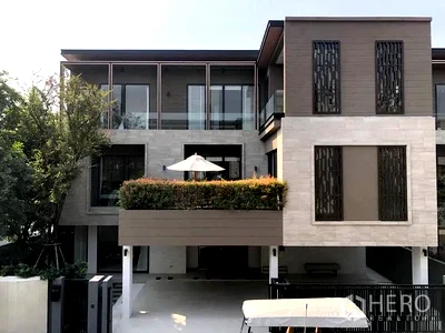 Houses for sale Ramkhamhaeng University : For sale 4 Bedroom Detached House in Hua Mak, Bang Kapi, Bangkok