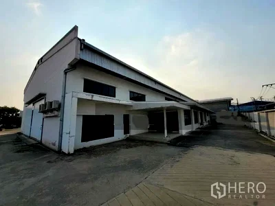 Factory for rent : For rent or sale Factory 2400 sqm in Dok Mai, Prawet, Bangkok