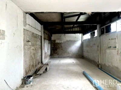 เช่าพื้นที่ขายของ ถนนสีลม : ให้เช่า พื้นที่ขายของ 60 ตรม ยานนาวา สาทร กรุงเทพมหานคร BTS วุฒากาศ