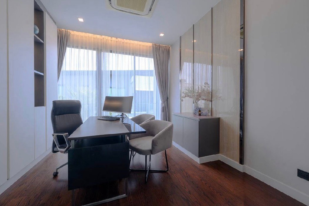 รูป H690019 ขาย The Gentry เอกมัย-ลาดพร้าว โครงการบ้านหรูโดย SC Assets, 4 นอน 5 น้ำ แต่งครบพร้อมอยู่ สังคมดี เงียบสงบ ใกล้เอกมัยเพียง 20 นาที - รูปที่ 14/16