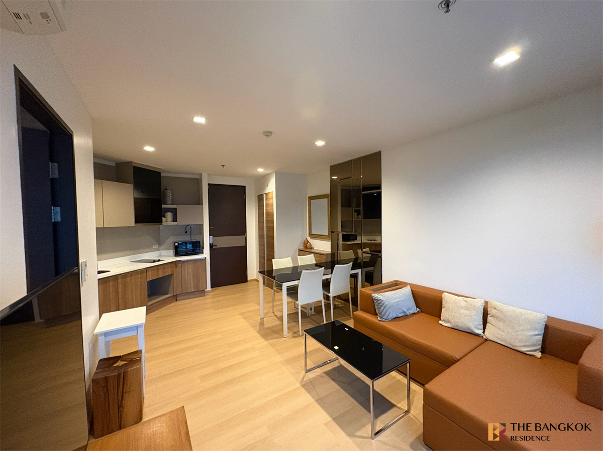 picture RHYTHM Sathorn near BTS Saphan Taksin Popular units sell out fast - 2/10
