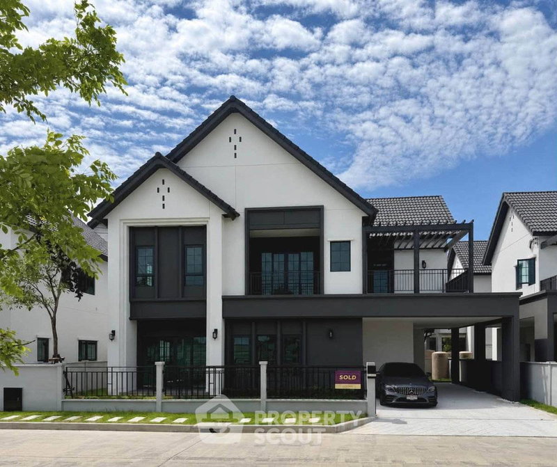 Houses for rent : 303 Sqm 4-BR House For Rent At Centro Bangna (ID 3296274)