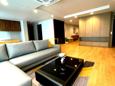 Condos for sale : Avenue 61 | Spacious 4 Bedroom Condo in Ekkamai - BR15549CD