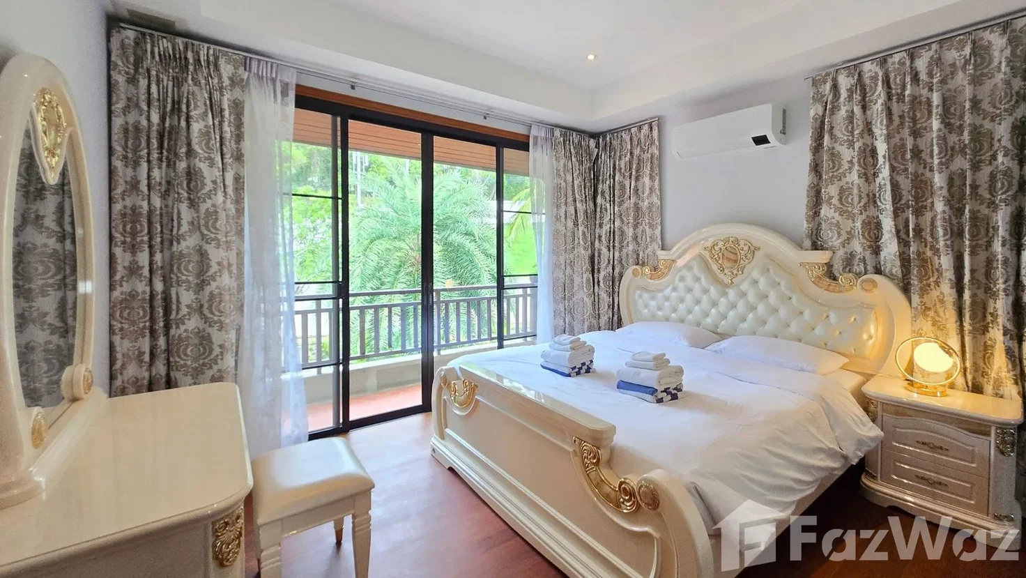 picture Spacious 5-Bedroom Villa on a Large Plot in Laguna 6763003 - 24/48