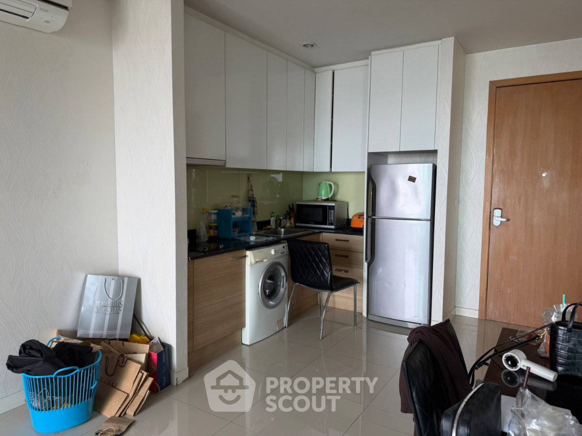 picture 2-BR Condo at Circle Condominium near MRT Phetchaburi (ID 3296410) - 3/11
