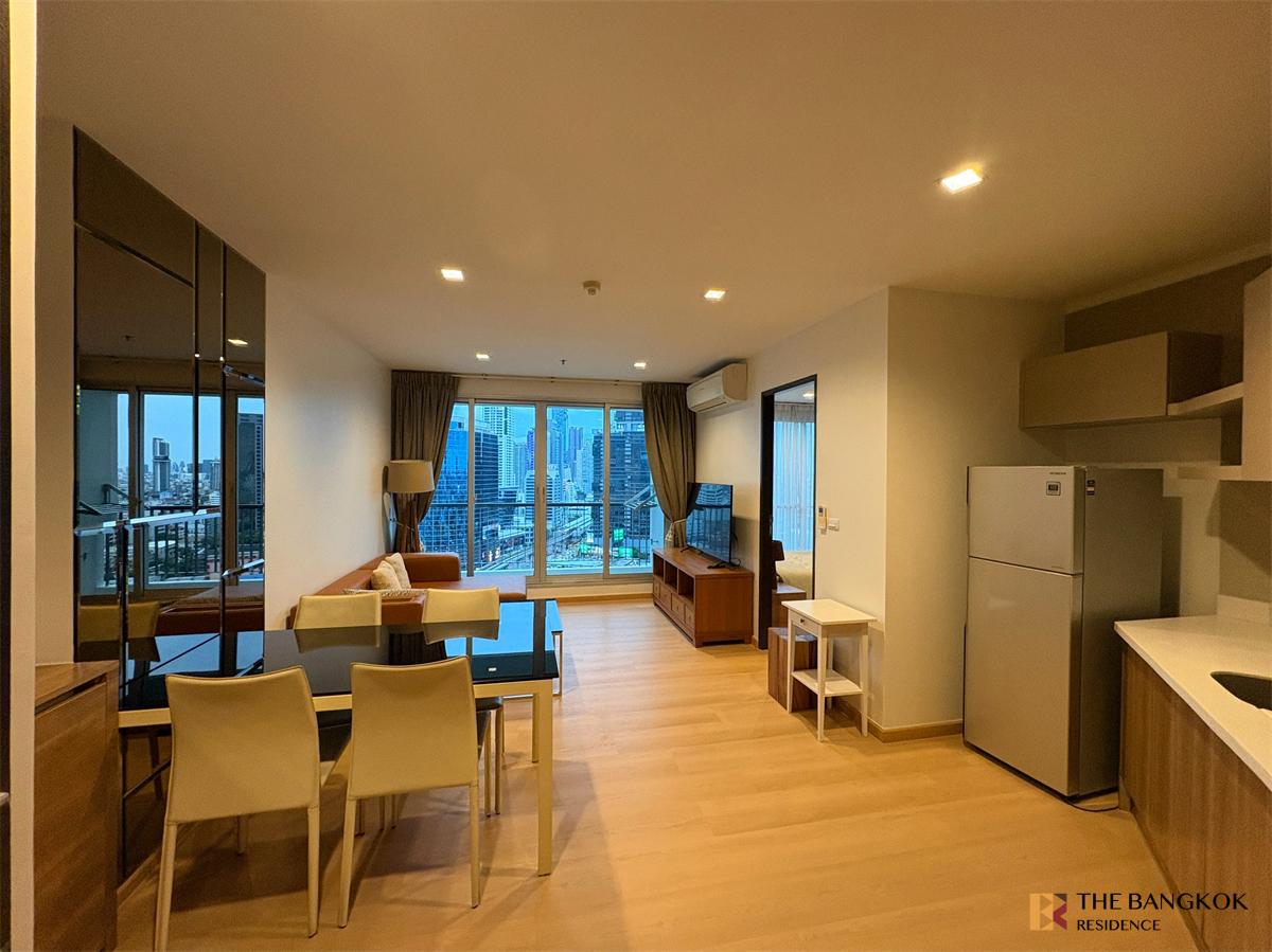 picture RHYTHM Sathorn near BTS Saphan Taksin Popular units sell out fast - 6/10