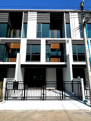 เช่าทาวน์โฮม กรุงเทพมหานคร : ✅ว่าง✨ ✨ ให้เช่าทาวน์โฮม 3 ชั้น บ้านใหม่ บ้านกลางเมือง รามคำแหง พร้อมอยู่ ใกล้รถไฟฟ้า ✨✨💚ทักLINE: @682rrwqo
