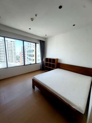 คอนโดให้เช่า : The Emporio Place sukhumvit 24 for Rent