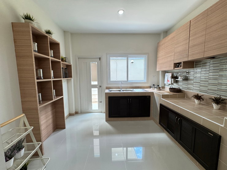 picture House for rent, Leonio Srichan Village. - 9/28