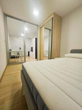 For Rent: Plum Rangsit Fresh, 4th floor, pool view. New unit with built-in furniture. Price: Only 9,500 Baht.