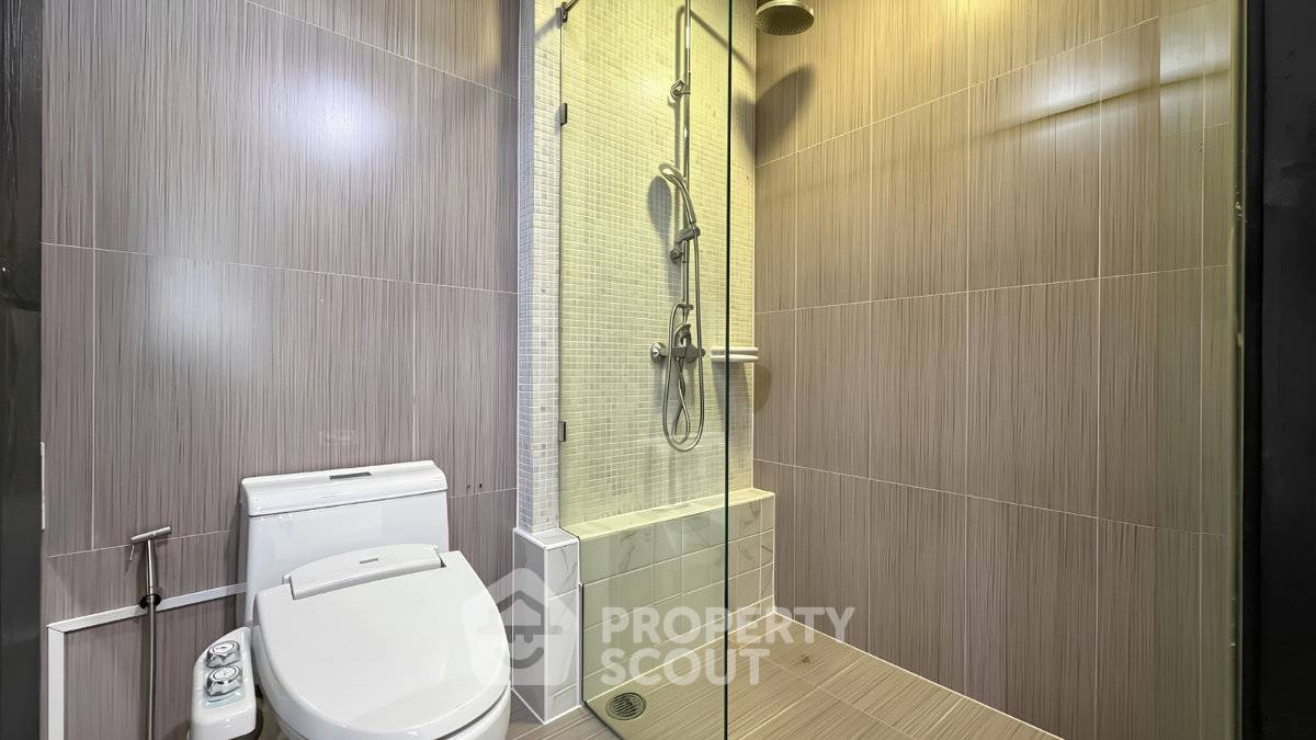 รูป คอนโด 2 ห้องนอน ขนาด 111 ตร.ม. Villa Sikhara Condominium ย่านพร้อมพงษ์ (ID 3296104) - รูปที่ 12/13