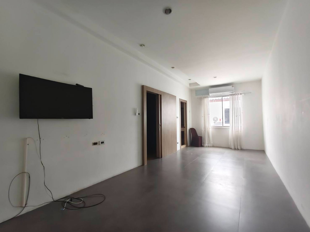 picture Townhome for Rent – Prime Location - 5/7