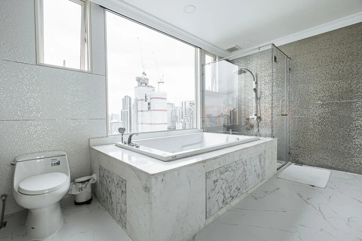 picture Royce Private Residence HF-10287 4 bedrooms, for sale - 23/26