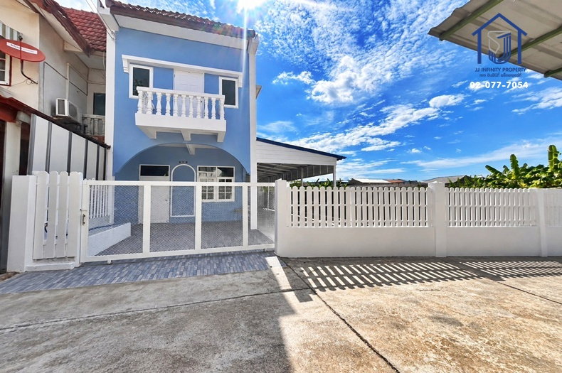 ขายทาวน์เฮาส์ 2 ชั้น หมู่บ้านสวนทอง8 หลังริม ถนนพระองค์เจ้าสาย คลอง4  ใกล้ตลาดลาดสวาย รถไฟฟ้าBTS คูคต