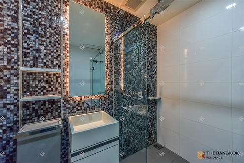 The Room Sathorn - TanonPun near BTS Surasak Premium Unit Close to All Conveniences