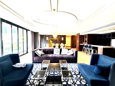 Condos for sale : Park Court | Luxurious 4 Bedroom Condo in Peaceful Location - BR17744CD