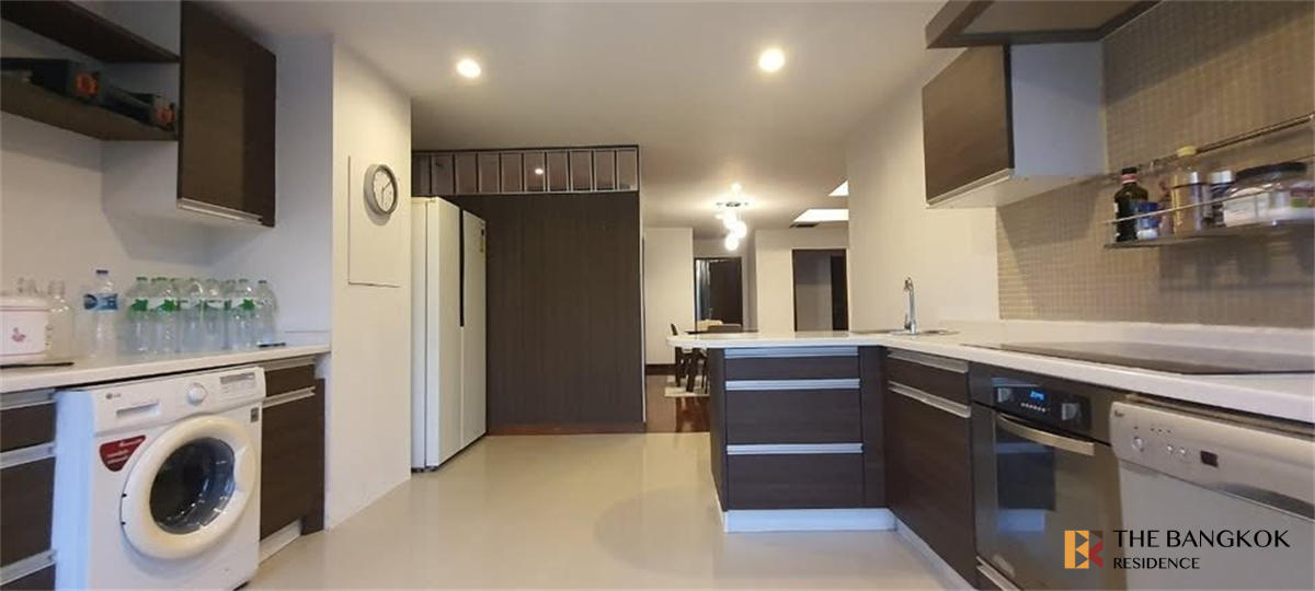 picture Urbana Langsuan - 7/10