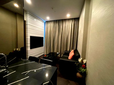 คอนโดให้เช่า : ว่างพร้อมอยู่! Esse สุขุมวิท36 . 1นอน 38ตร.ม. Line id: @pfagent