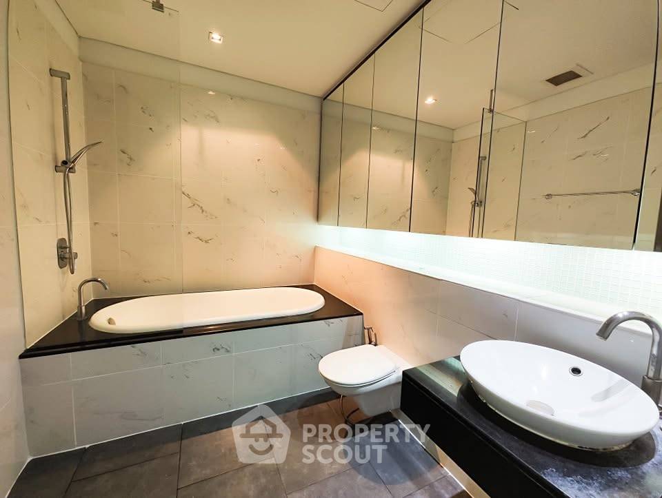 รูป คอนโด 2-ห้องนอน ที่ เดอะ เลคส์ กรุงเทพ ใกล้ BTS อโศก (ID 3295250) - รูปที่ 10/11