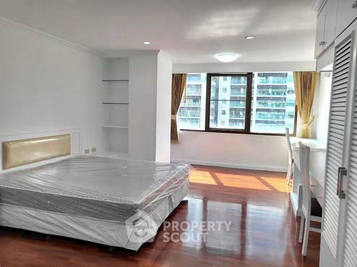 picture 3-BR Condo at Acadamia Grand Tower near BTS Phrom Phong (ID 3262290) - 8/15