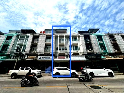 เช่าอาคารพาณิชย์ ฟอร์จูนทาวน์ : HR3826ให้เช่าตึกแถว เหม่งจ๋าย-เทียมร่วมมิตร รีโนเวทใหม่ 3.5 ชั้น ทำธุรกิจหรืออยู่อาศัย ใกล้ MRT ศูนย์วัฒนธรรม