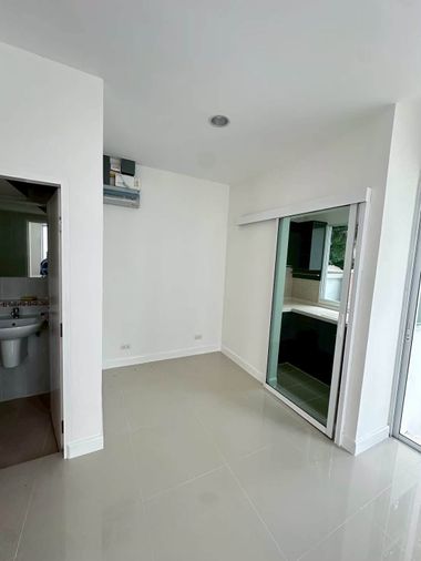 3-bed townhouse for rent, 167 sqm, 31.4 sq wah, Baan Klang Muang Rama 3 - Ratburana