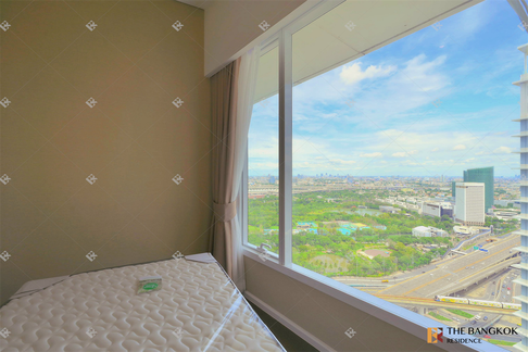 The Saint Residences near MRT Phahonyothin Station Special unit at an attractive price